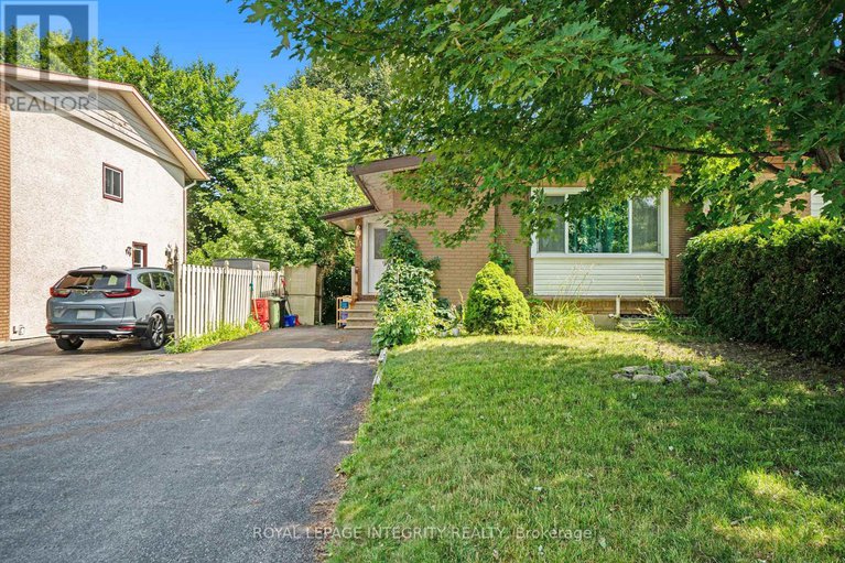 28649416/14-mulvagh-avenue/borden-farmstewart-farmcarleton-heightsparkwood-hills/ottawa/ontario/K2E6M6_2