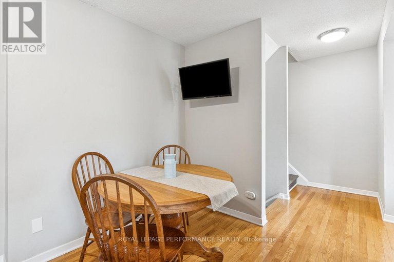 28585598/74-4634-cosmic-place/pineview/ottawa/ontario/K1B4R8_11