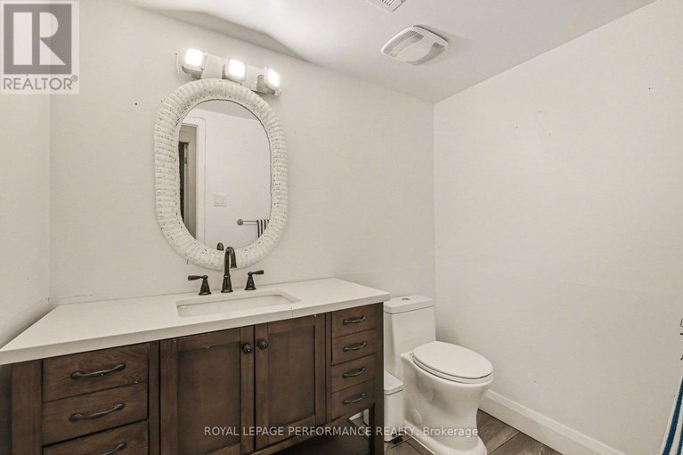 29377757/76-1722-lafrance-drive/queenswood-heights-south/ottawa/ontario/K1E2H2_26