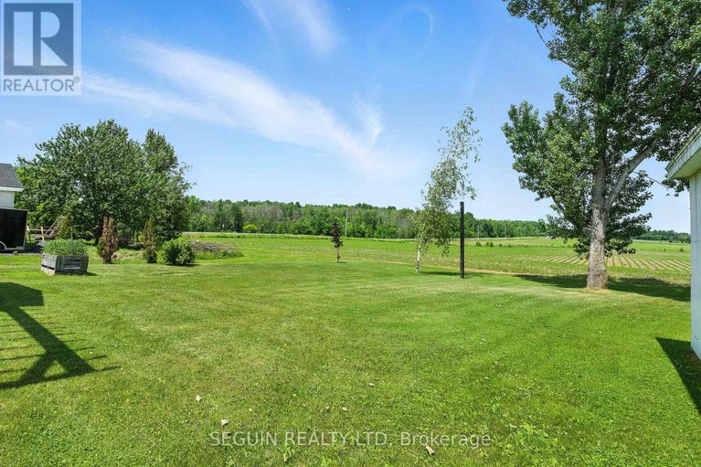 28526584/2785-pattee-road-e/east-hawkesbury-twp/hawkesbury/ontario/K6A0G3_9