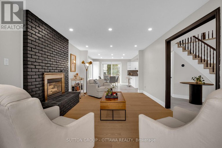 28535998/13-weatherwood-crescent/pineglencountry-place/ottawa/ontario/K2E7C5_7