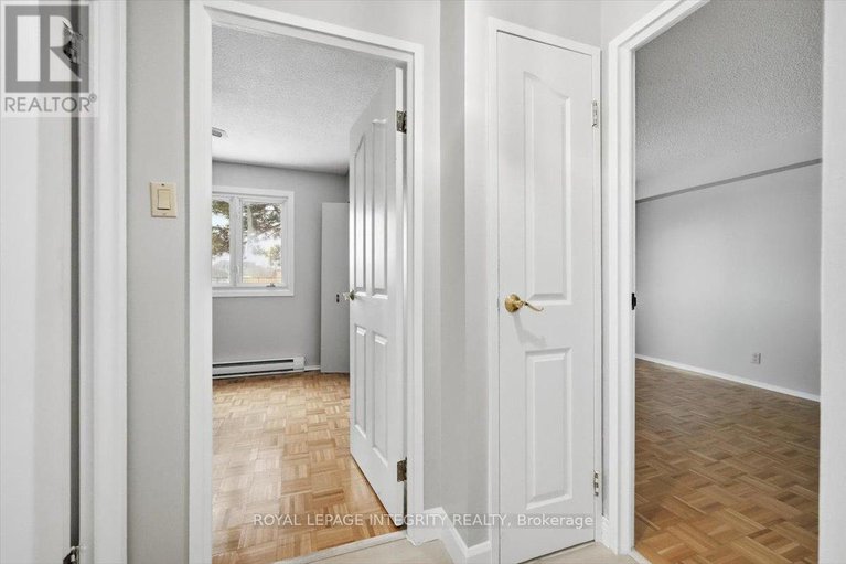 29233378/109-158a-mcarthur-avenue/vanier/ottawa/ontario/K1L7E7_16