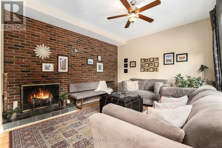 29190142/23-sioux-crescent/bruce-farmgraham-parkqualicumbellands/ottawa/ontario/K2H7E4_15