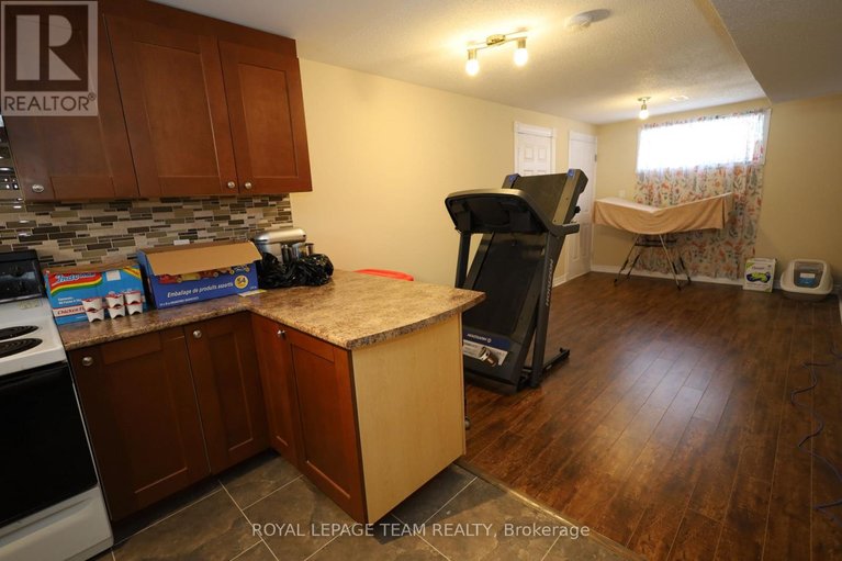 29451027/2194-niagara-drive/applewood-acres/ottawa/ontario/K1H6L2_25