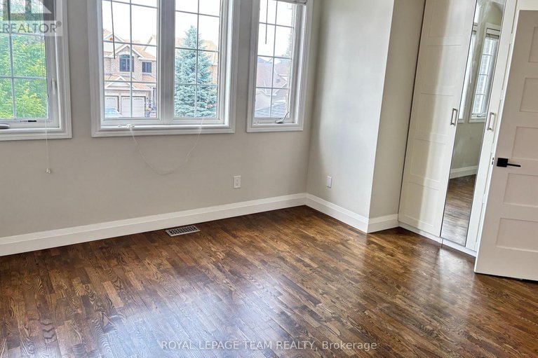 29107094/78-friendly-crescent/stittsville-south/ottawa/ontario/K2S2B5_11