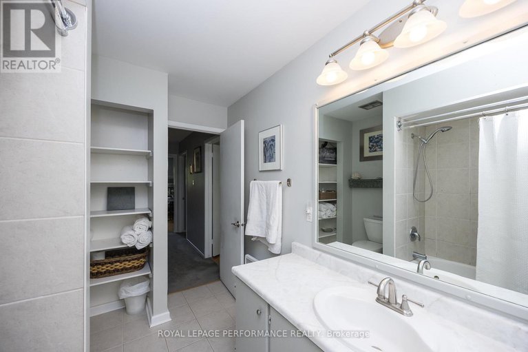 28471884/49-reaney-court/beaverbrook/ottawa/ontario/K2K1W7_33