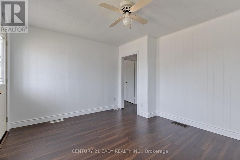 28505414/424-moore-street/renfrew/renfrew/ontario/K7V1L9_20