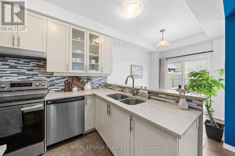 29284372/102-lochnaw-private/stonebridge/ottawa/ontario/K2J5X6_16