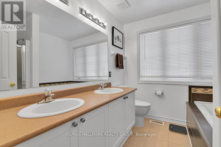 29180077/702-mud-creek-crescent/riverside-southgloucester-glen/ottawa/ontario/K1V1W3_18