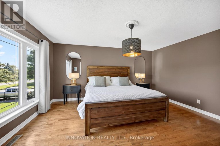 28869608/5558-south-island-park-drive/manotick-long-island-nicholls-island/ottawa/ontario/K4M1J2_28