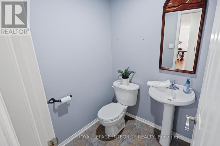 29430717/20-farmfield-crescent/emerald-meadowstrailwest/ottawa/ontario/K2M2S9_43