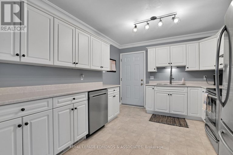 28381416/91-haramis-drive/renfrew/renfrew/ontario/K7V4M4_11