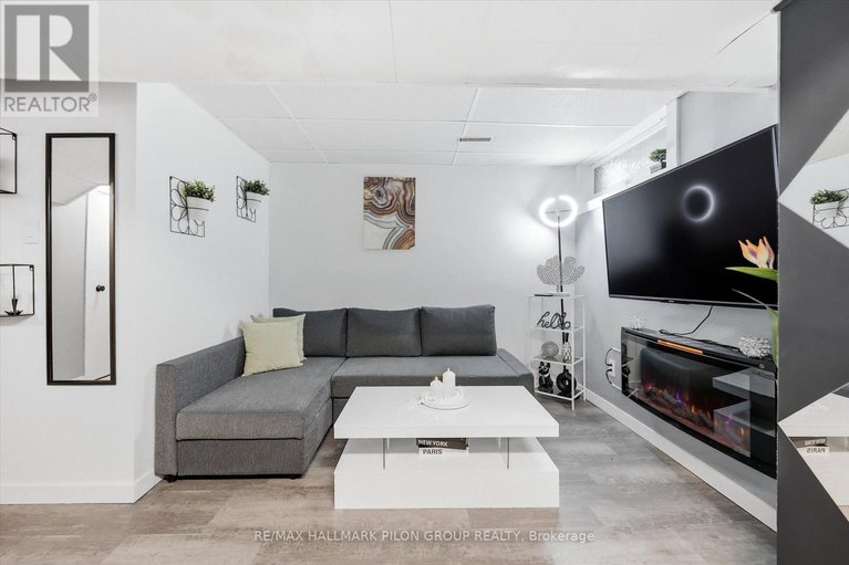 29416521/1456-prestone-drive/bilberry-creekqueenswood-heights/ottawa/ontario/K1E1M4_18