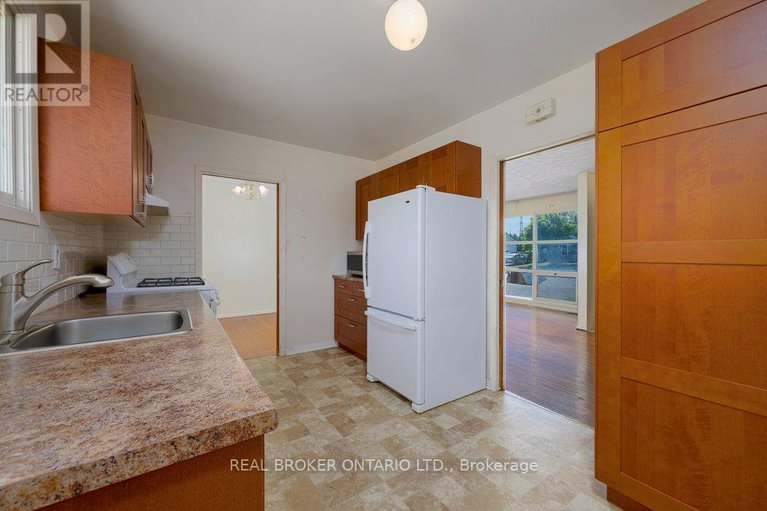 28389803/87-viewmount-drive/meadowlandscrestview/ottawa/ontario/K2G3B9_9