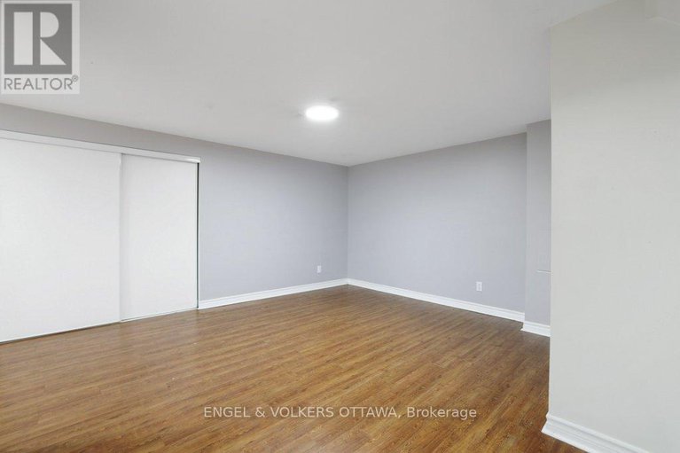 28561500/919-bermuda-avenue/carson-meadows/ottawa/ontario/K1K0V8_21
