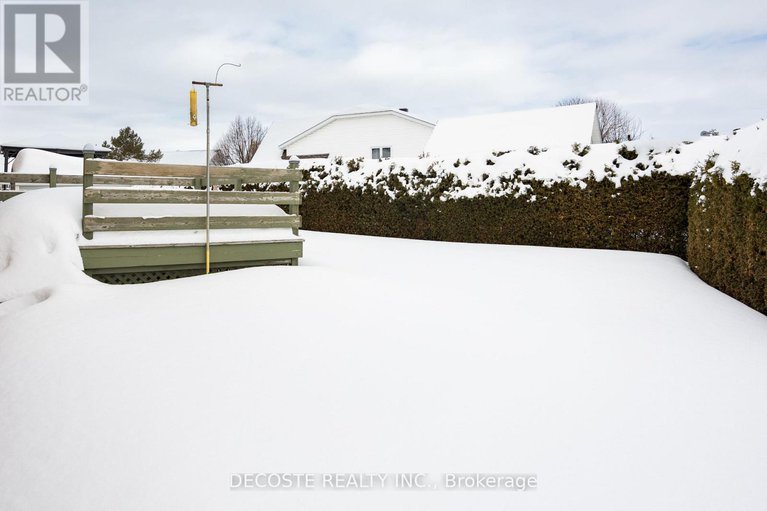 29406829/35-sandfield-avenue-n/alexandria/north-glengarry/ontario/K0C1A0_23