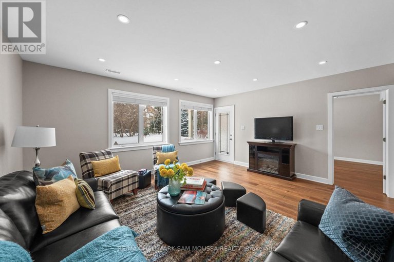 29536440/25-marsh-sparrow-private/morgans-grantsouth-march/ottawa/ontario/K2K3P1_33