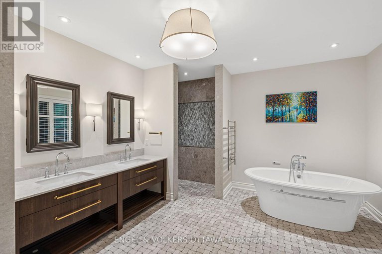 28466123/5800-queenscourt-crescent/manotick-east-to-manotick-station/ottawa/ontario/K4M1K3_20