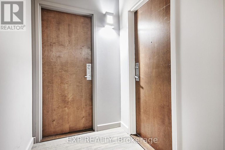 28998983/606-180-york-street/lower-townbyward-market/ottawa/ontario/K1N1J6_3