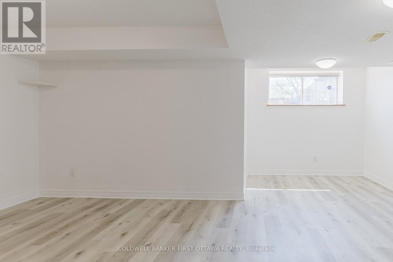 28463814/204-windhurst-drive/barrhaven-east/ottawa/ontario/K2G6H9_38