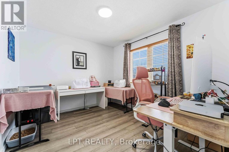 29289420/1549-senateurs-way/fallingbrookpineridge/ottawa/ontario/K4A4A2_19