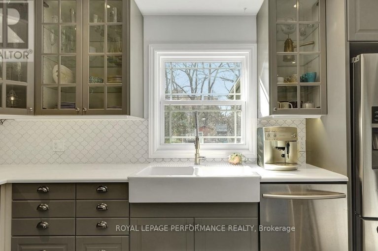 29647561/1638-abbey-road/riverview-park/ottawa/ontario/K1G0H3_24