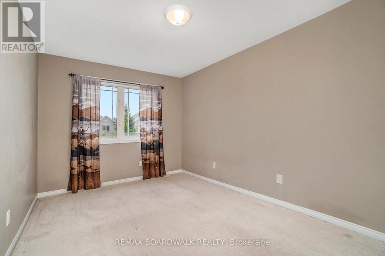 28803374/714-regiment-avenue/emerald-meadowstrailwest/ottawa/ontario/K2M0E3_15