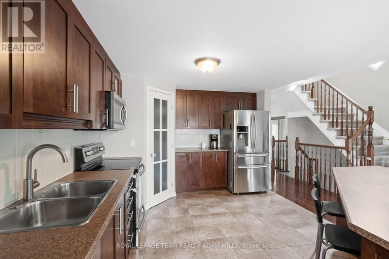 28591916/1543-carronbridge-circle/emerald-meadowstrailwest/ottawa/ontario/K2M0G8_12