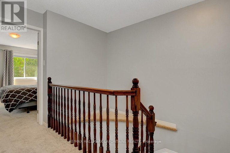28827853/446-lawler-crescent/chatelaine-village/ottawa/ontario/K4A3Y3_22