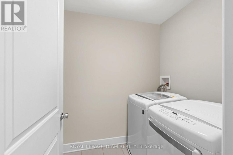 28459727/24-knockaderry-crescent/half-moon-bay/ottawa/ontario/K2J6H2_28