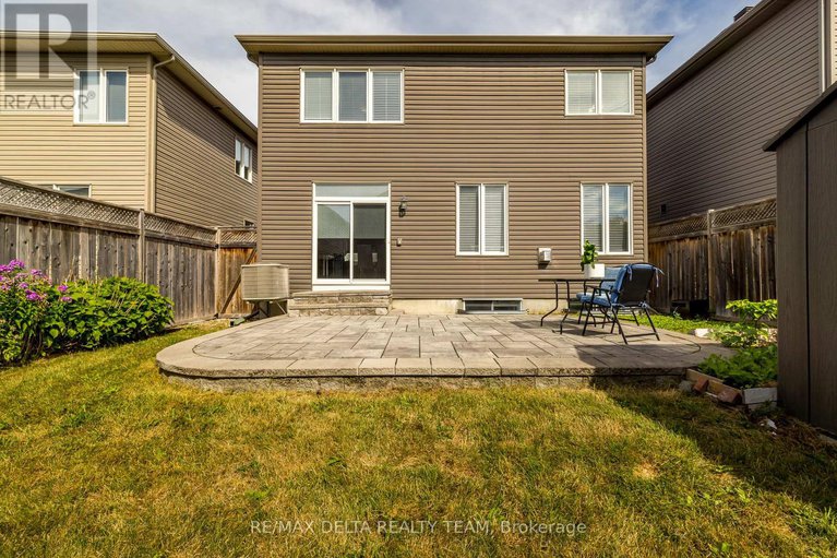 28750818/218-enclave-walk/mer-bleuebradley-estatesanderson-park/ottawa/ontario/K1W0J4_26