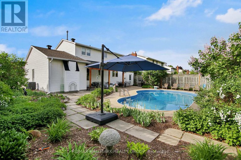 28610076/1352-baden-avenue/emerald-woodssawmill-creek/ottawa/ontario/K1T1V7_31