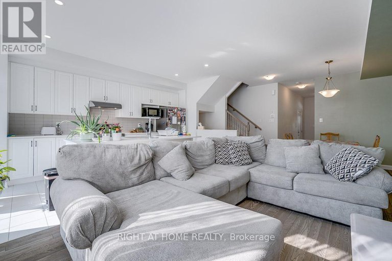 28660132/301-drumlish-lane/half-moon-bay/ottawa/ontario/K2J6Y1_12
