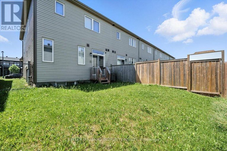 28517732/843-june-grass-street/avalon-west/ottawa/ontario/K4A1H4_32