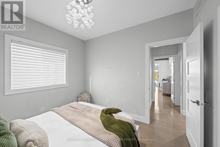 29322072/1828-heatherstone-crescent/springridgeeast-village/ottawa/ontario/K4A4P2_26