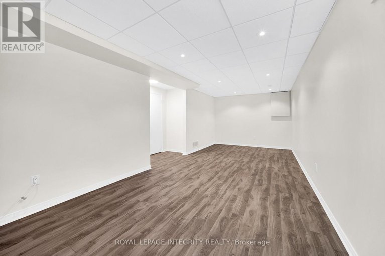 29553910/15-tarquin-crescent/westcliffe-estates/ottawa/ontario/K2H8J7_34