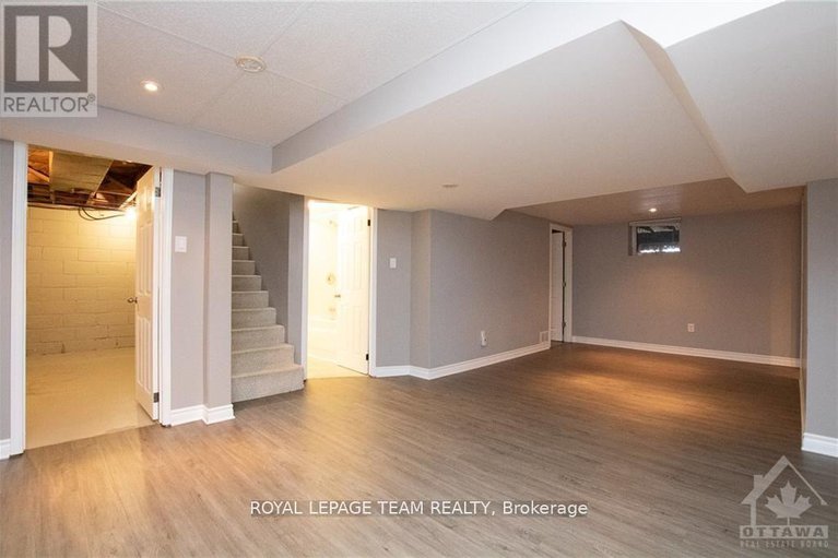 29269332/49-crownhill-street/beacon-hill-south/ottawa/ontario/K1J7K5_21