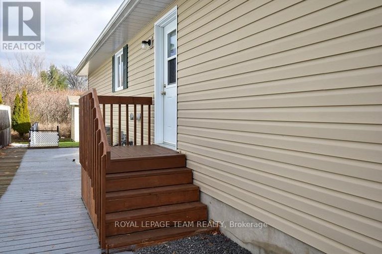 29135893/5516-meadowbrook-drive/iroquois/south-dundas/ontario/K0E1K0_20