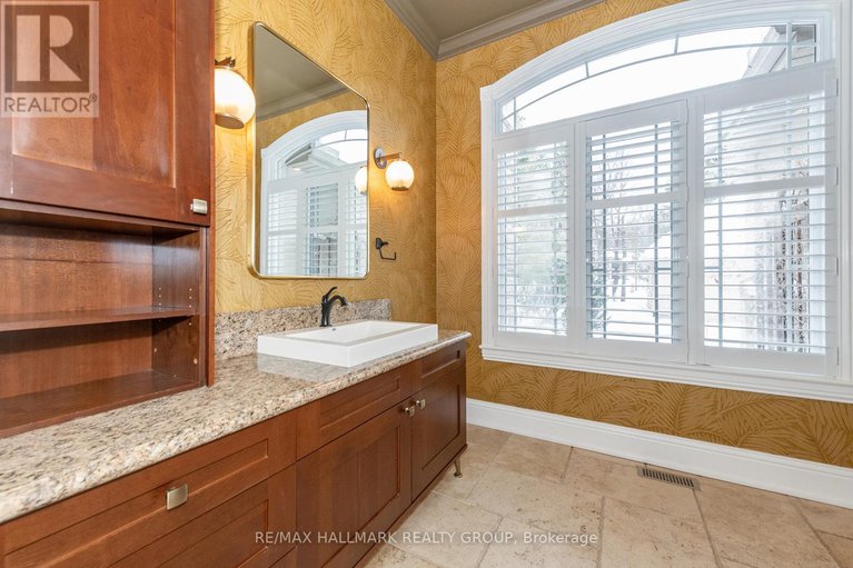 29381192/5800-queenscourt-crescent/manotick-east-to-manotick-station/ottawa/ontario/K4M1K3_15