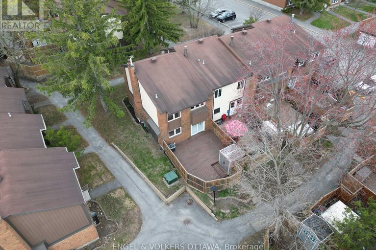 29677909/33-2111-montreal-road/beaconwood/ottawa/ontario/K1J8M8_26