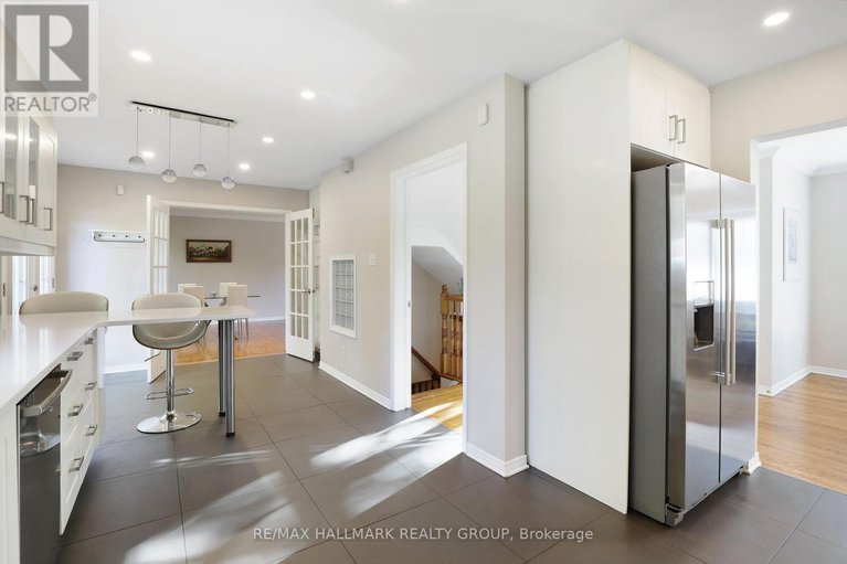 28938196/3062-upper-otterson-place/mooneys-bayrevelstoke/ottawa/ontario/K1V7B6_8