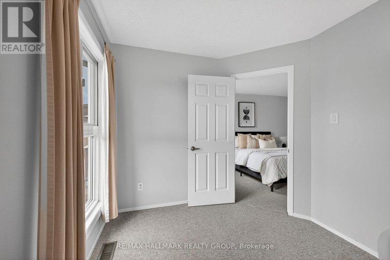 29595408/80-pickwick-drive/cedargrovefraserdale/ottawa/ontario/K2J3E2_24