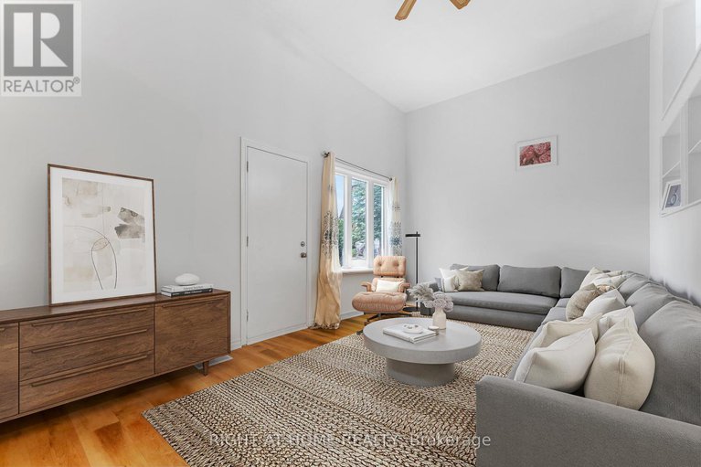 29273425/32-2296-orient-park-drive/blackburn-hamlet-south/ottawa/ontario/K1B4N6_8