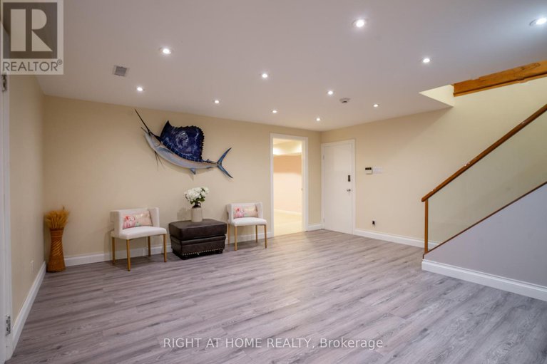 29001389/5-burnt-tree-court/cedar-hillorchard-estates/ottawa/ontario/K2R1B8_40