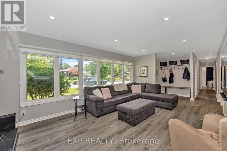 28602725/936-blythdale-road/mckellar-heightsglabar-park/ottawa/ontario/K2A3N6_7