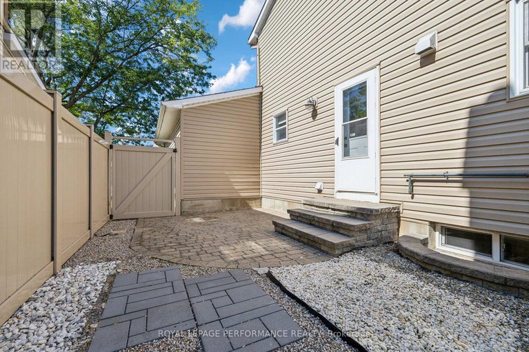 29032423/1873-du-clairvaux-road/chapel-hill/ottawa/ontario/K1C5X9_39