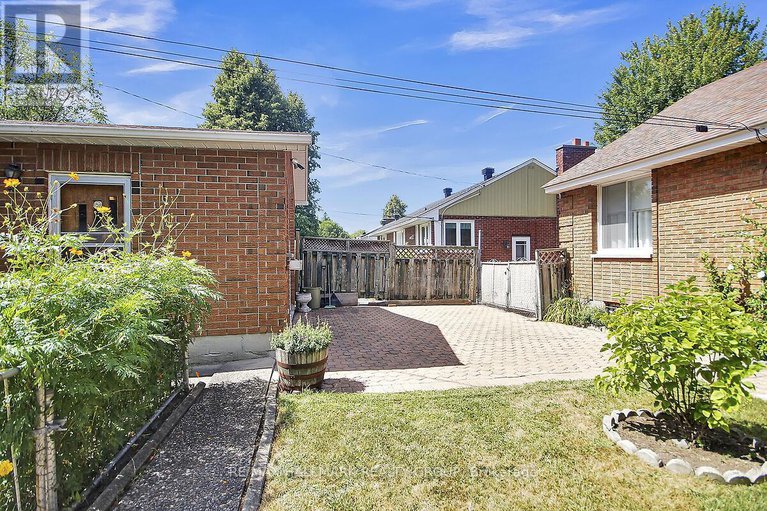 28789790/1124-guertin-avenue/billings-bridge/ottawa/ontario/K1H8B6_29