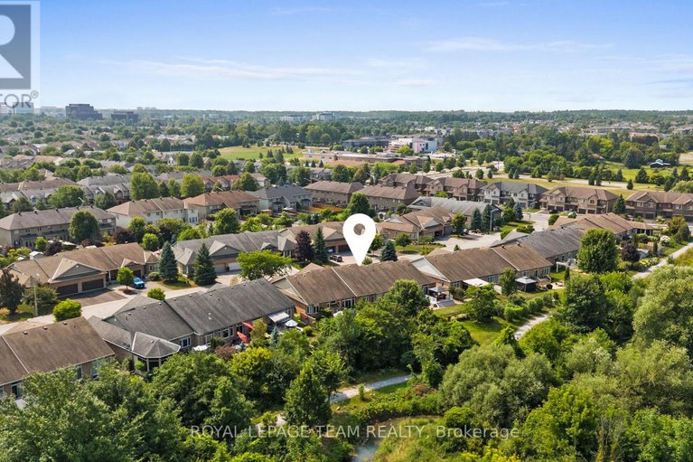 28746377/920-burwash-landing-bay/morgans-grantsouth-march/ottawa/ontario/K2W0C8_37