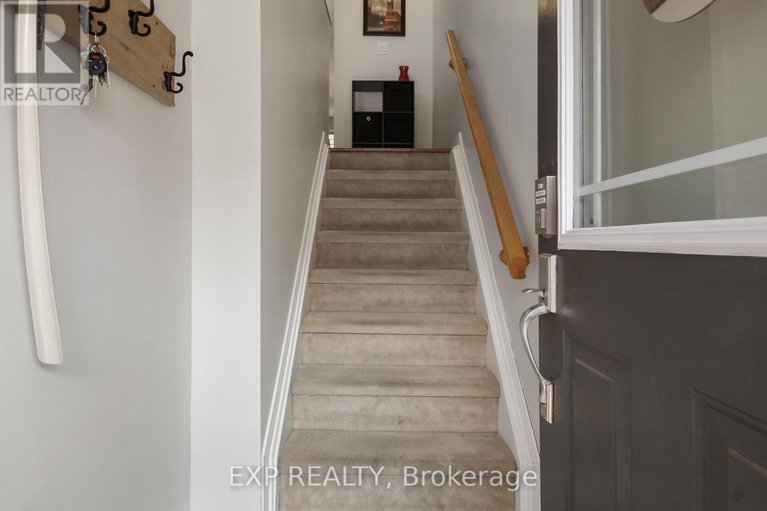 29664785/321-wiffen-private/westcliffe-estates/ottawa/ontario/K2H1G3_2