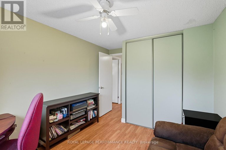 28895549/2463-orient-park-drive/blackburn-hamlet-south/ottawa/ontario/K1B4N2_24